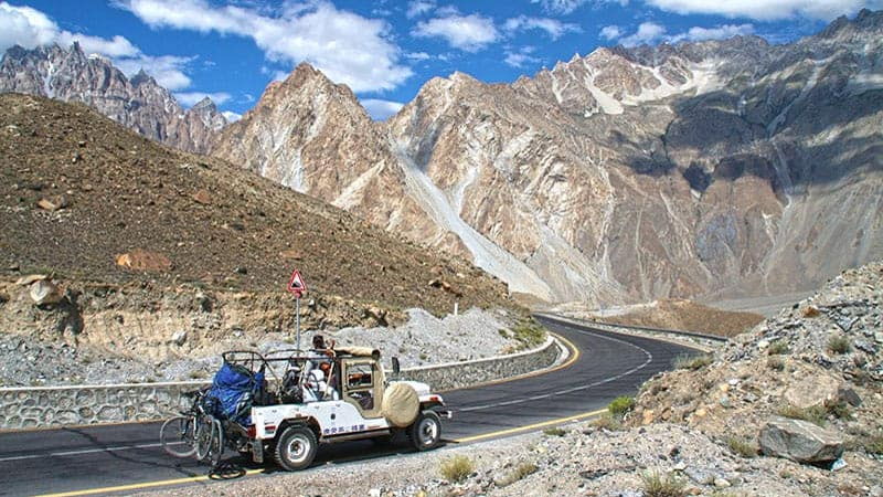 Jeep Safari in Upper Hunza & Shimshal - Gojal & Passu Cones Tour